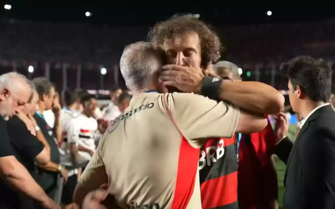 Dorival manda recado para torcida do Flamengo após ganhar título sobre