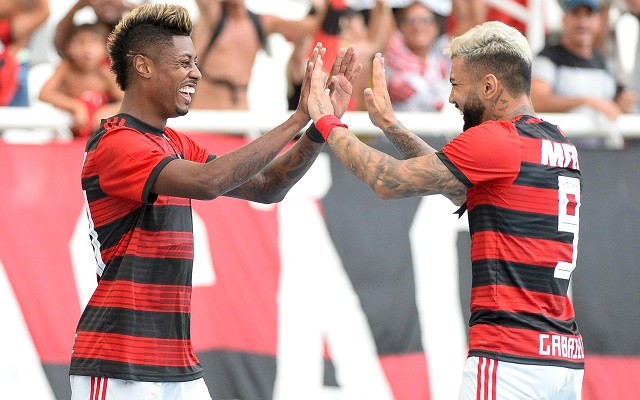 Três jogadores formados nas categorias de base do Flamengo devem ser