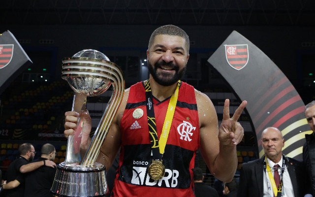 Olivinha vê fim do NBB como uma 'decisão correta' e manda mensagem à  torcida do Flamengo - Lance!