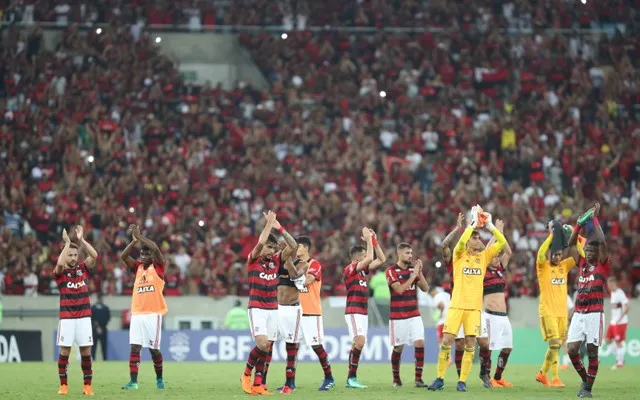 Flamengo pede desconto para acertar pacote de jogos no Engenhão